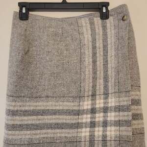 Vintage Eddie Bauer 100% Wool Wrap Skirt Plaid Fringe Size 10